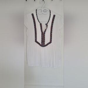 Ricki's White Embroidered Split-Neck Peplum Top